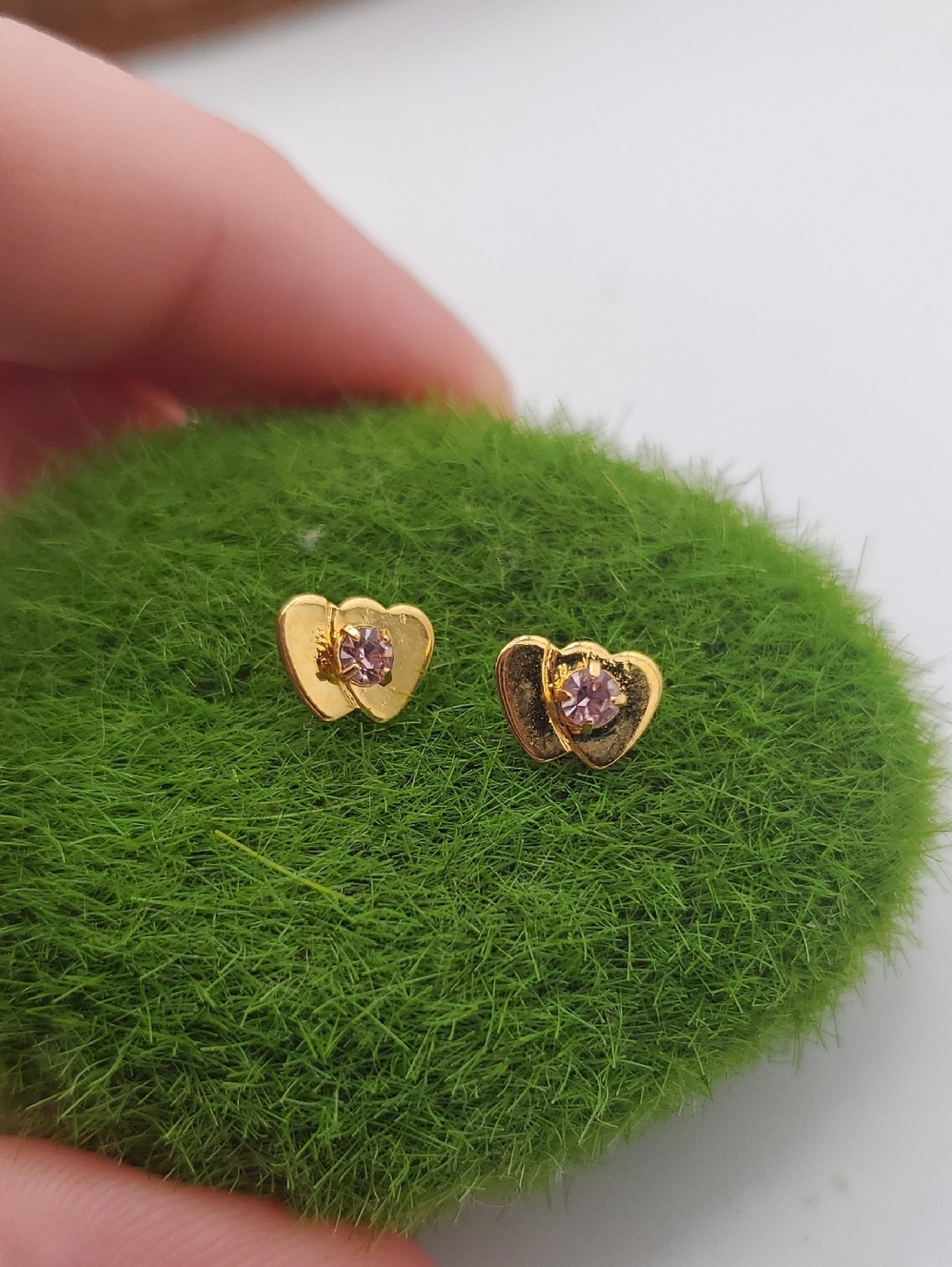 Heart Stud Earrings with Pink Crystal - Women Jewelry E1124